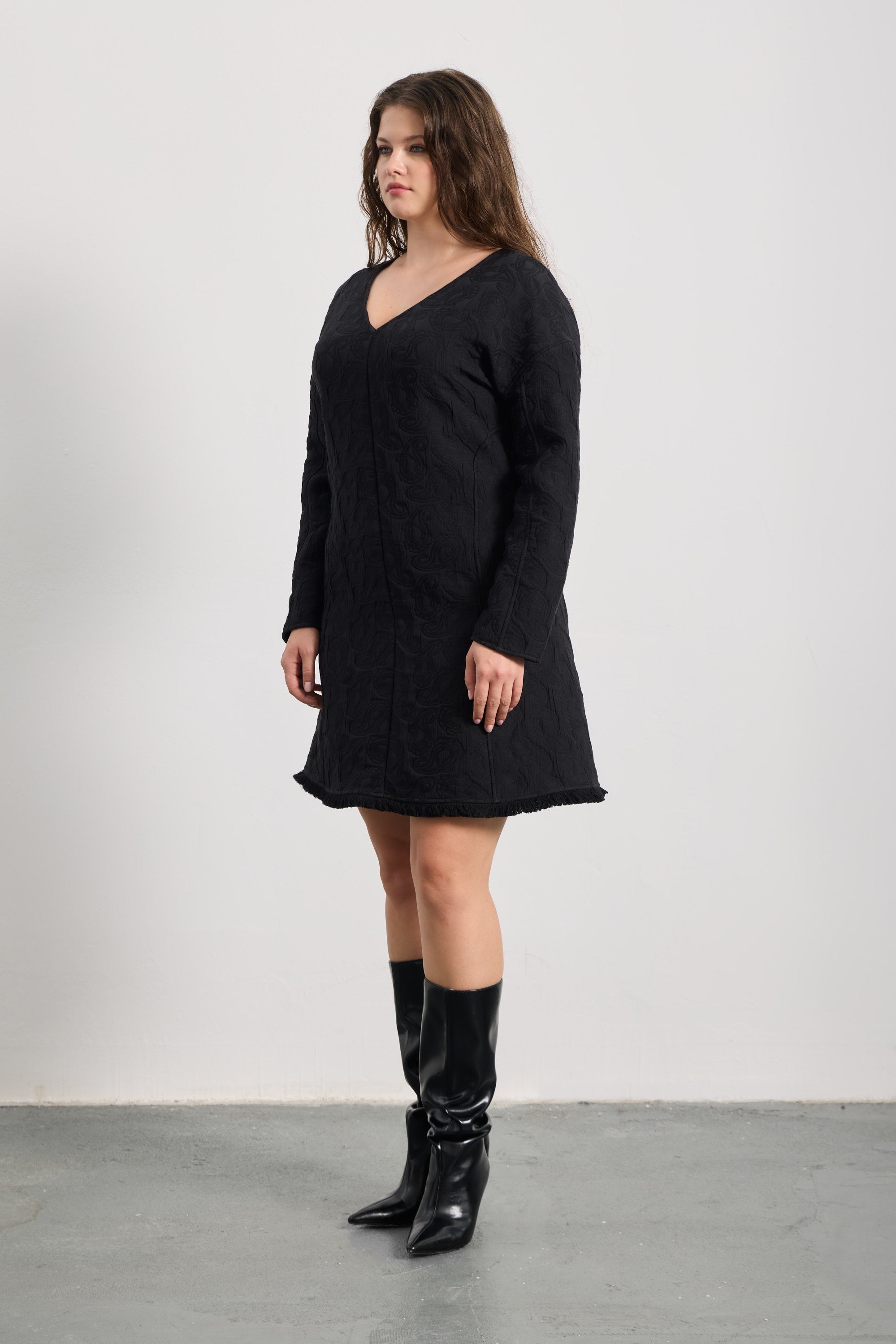 ALOF  V Yaka Jakarlı Elbise Siyah