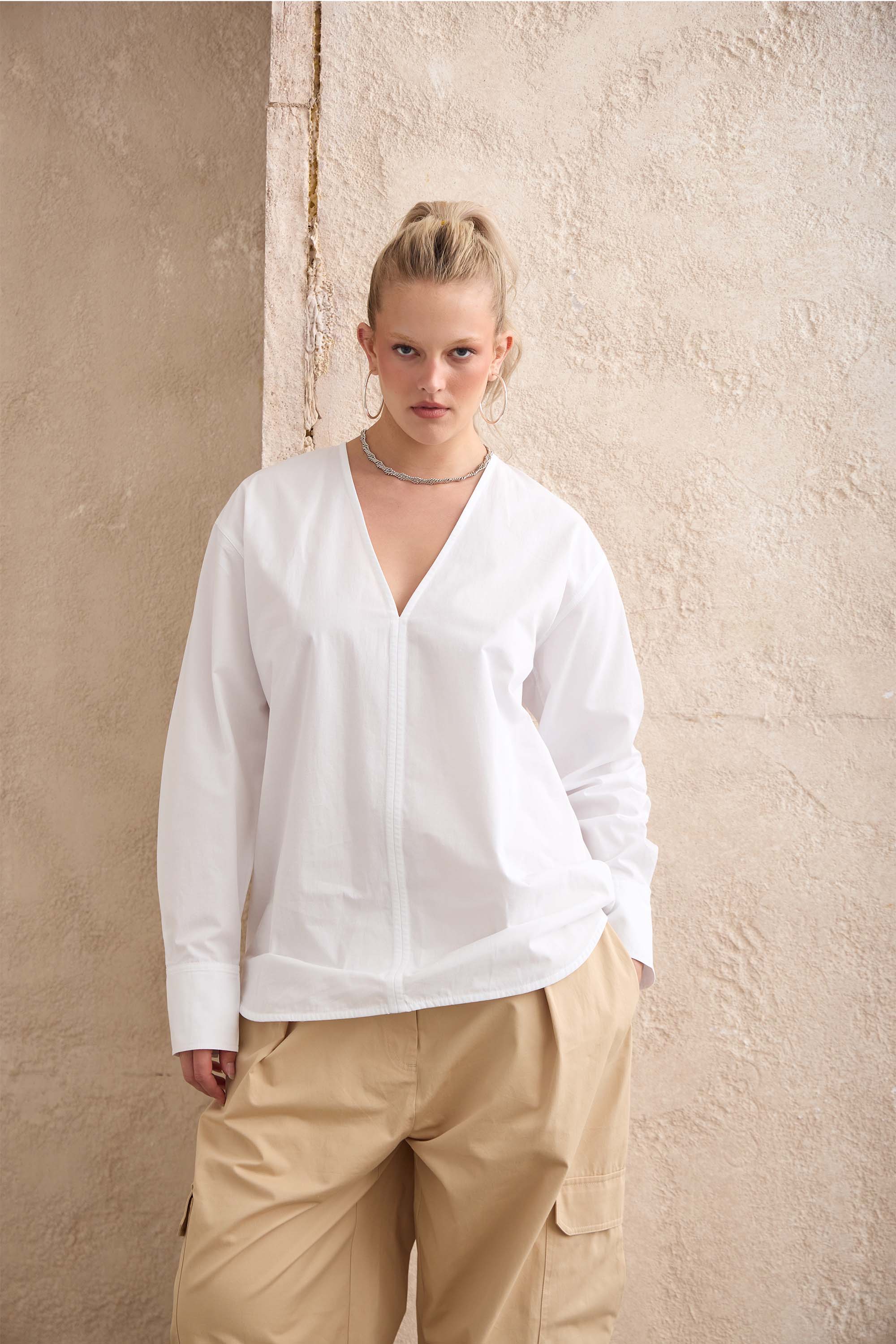 ANNETTE V Yaka Poplin Gömlek Beyaz