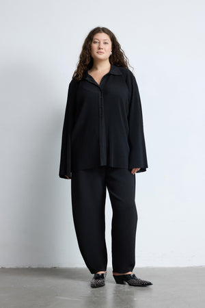 DARIAN V Yaka Piliseli Büyük Beden Gömlek Siyah | Luokk