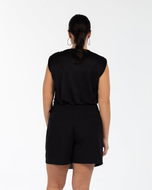 DOLLY Bisiklet Yaka Düşük Omuzlu Büyük Beden Kolsuz Parlak T-shirt Siyah | Luokk