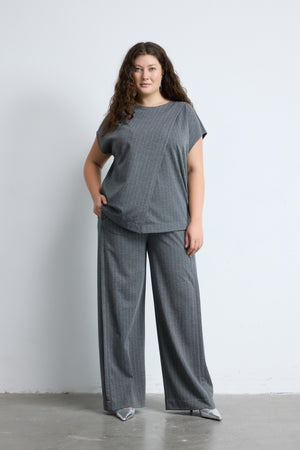 ELOWEN Bisiklet Yaka İnce Çizgili Büyük Beden Kruvaze Bluz Antrasit-Beyaz | Luokk