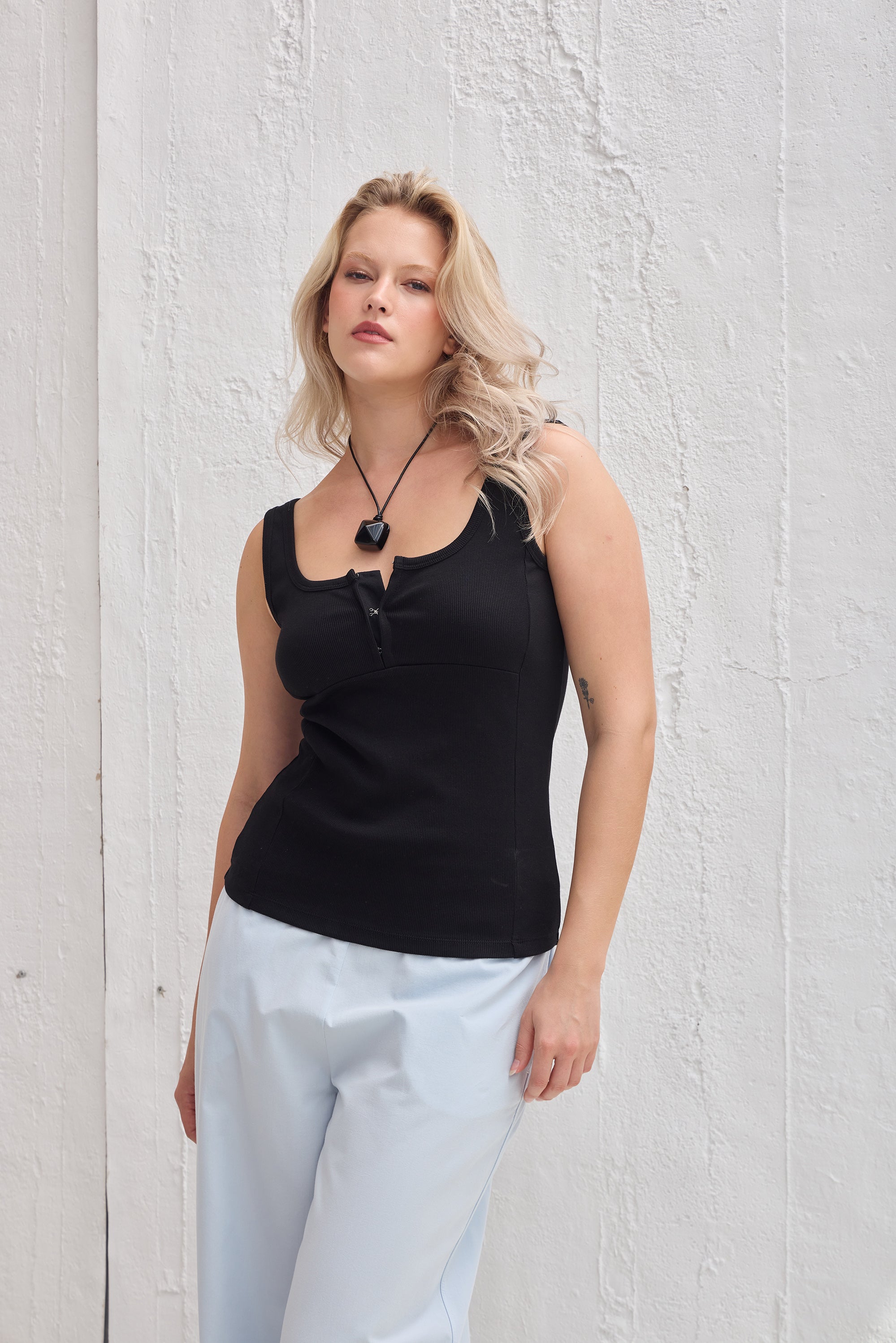 ILMA Kopçalı Askılı Bluz Siyah