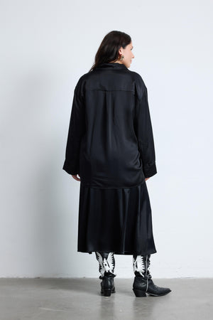 JESSICA Geniş Kollu Büyük Beden Siyah Saten Gömlek | Luokk