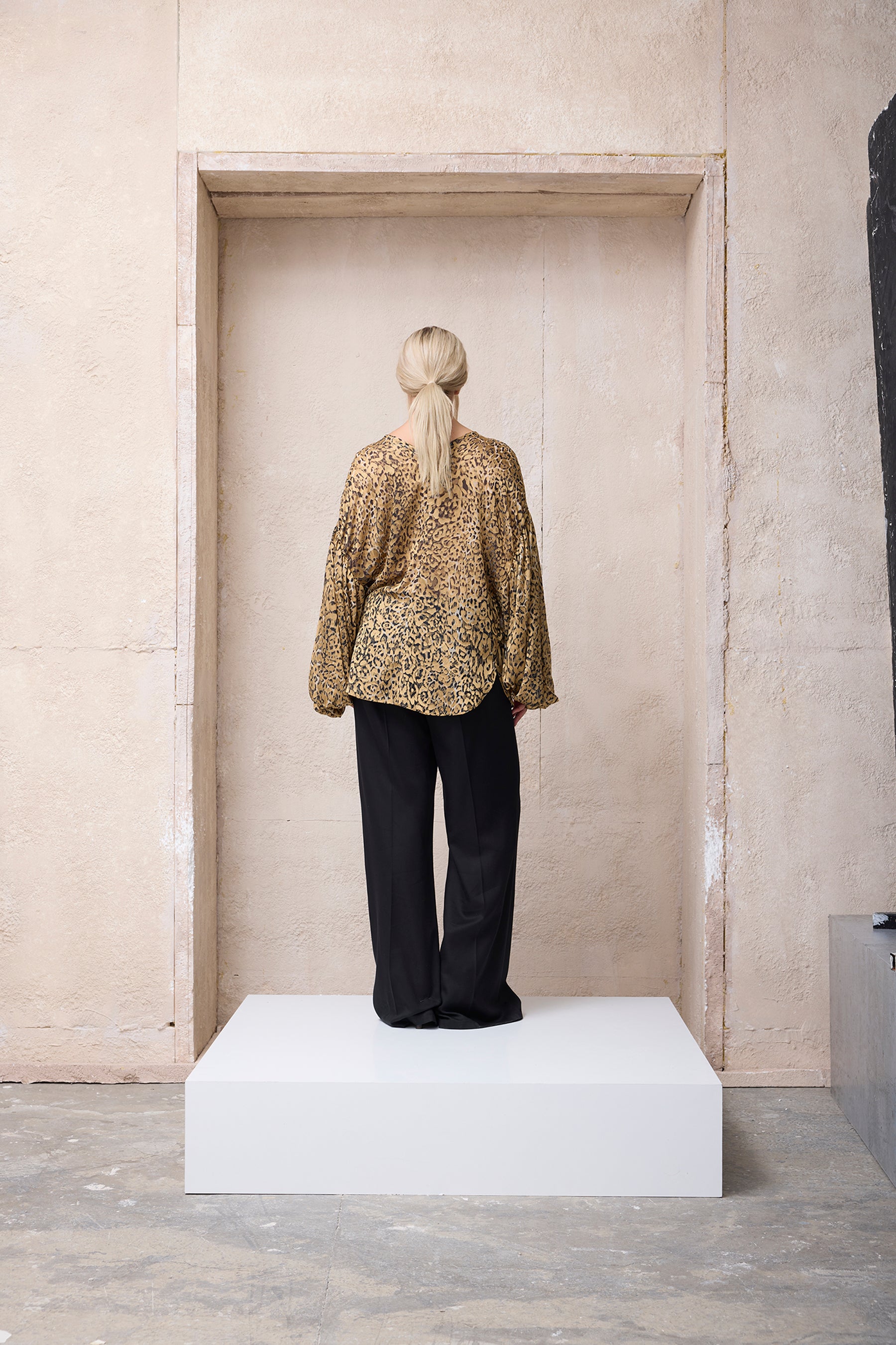 KHAITE Pileli Leopar Desenli Bluz Desenli