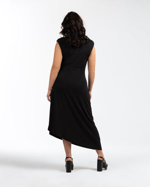 MYSTERY Vatkalı Pencere Detaylı Büyük Beden Midi Boy Asimetrik Elbise Siyah | Luokk