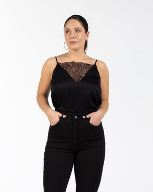 OPHELIA V Yaka Dantelli Ayarlanabilir Askılı Büyük Beden Atlet Siyah | Luokk