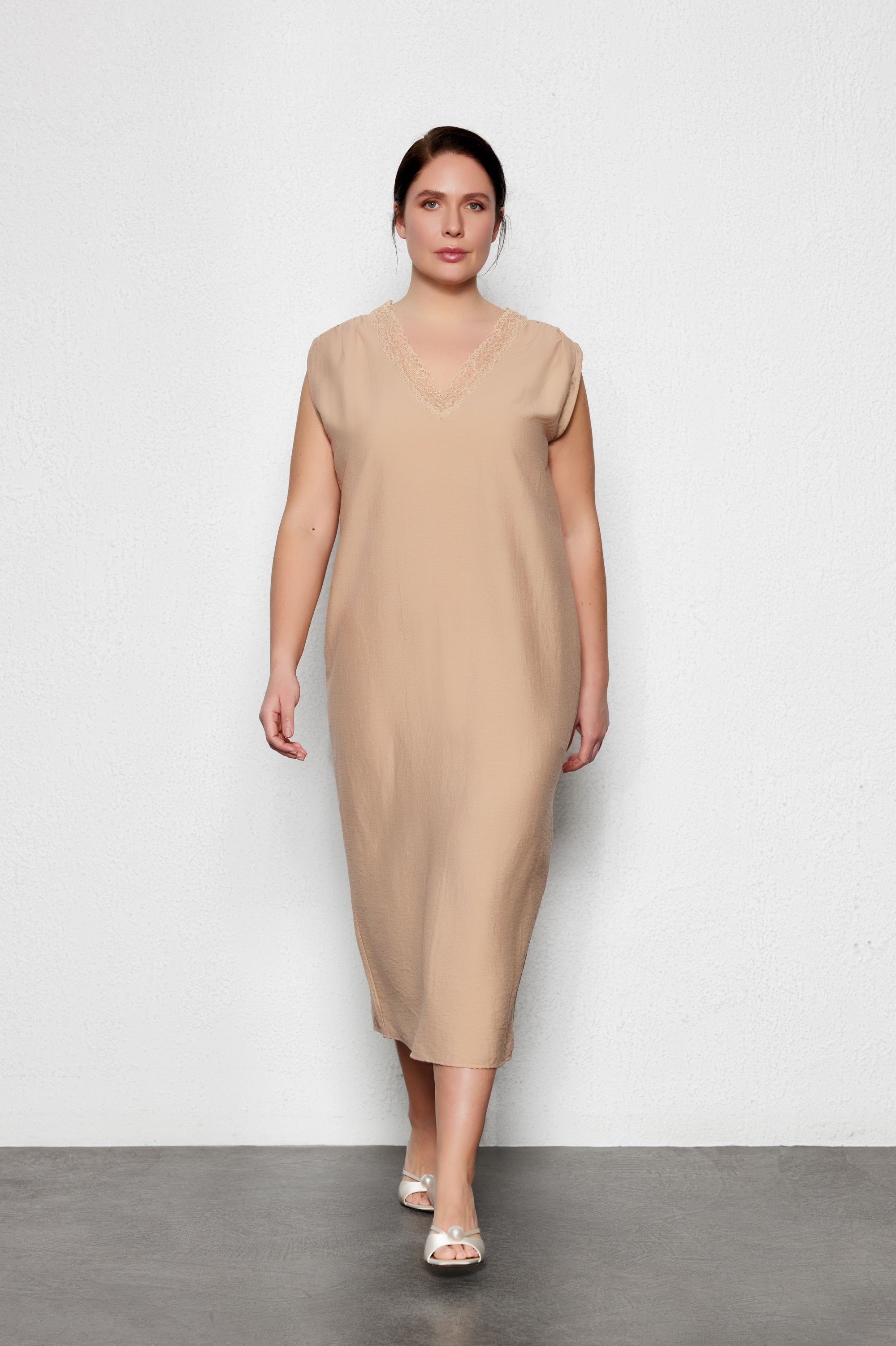 ROSIE Plus Size Lace Detail Midi Dress
