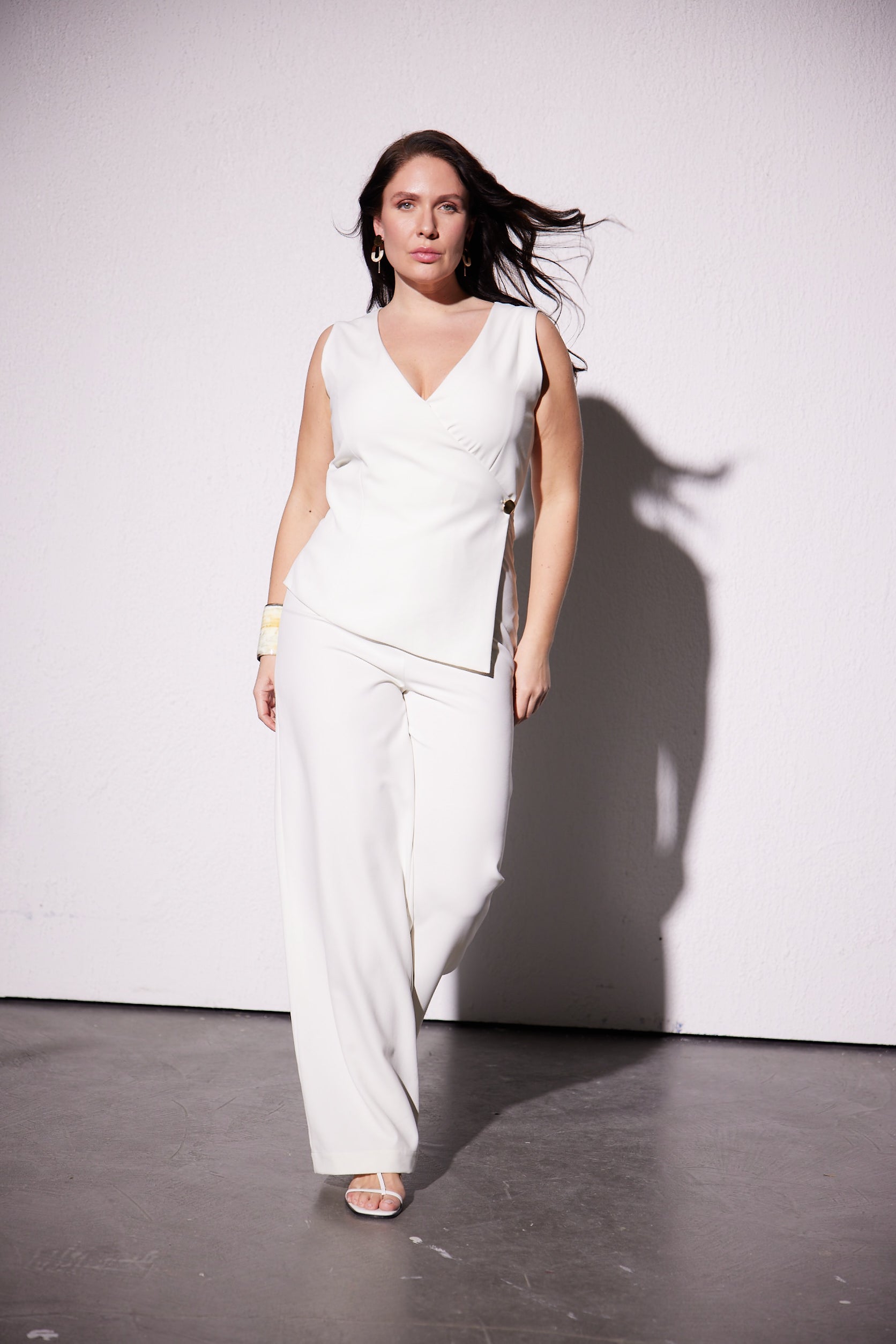 YUUTA Vest-Detail Ecru Plus Size Jumpsuit