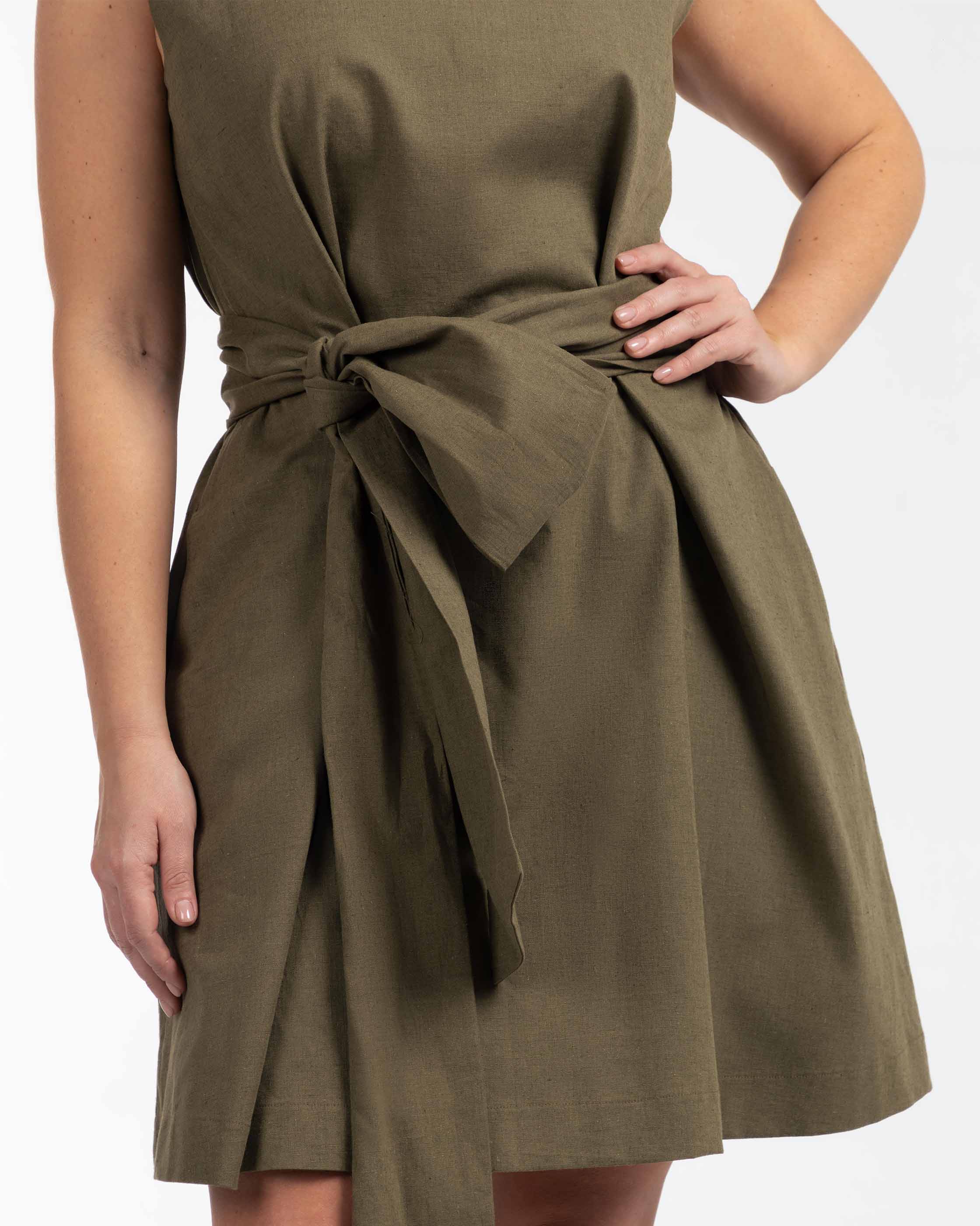 FLOWY Plus Size Sleeveless Linen Mini Dress