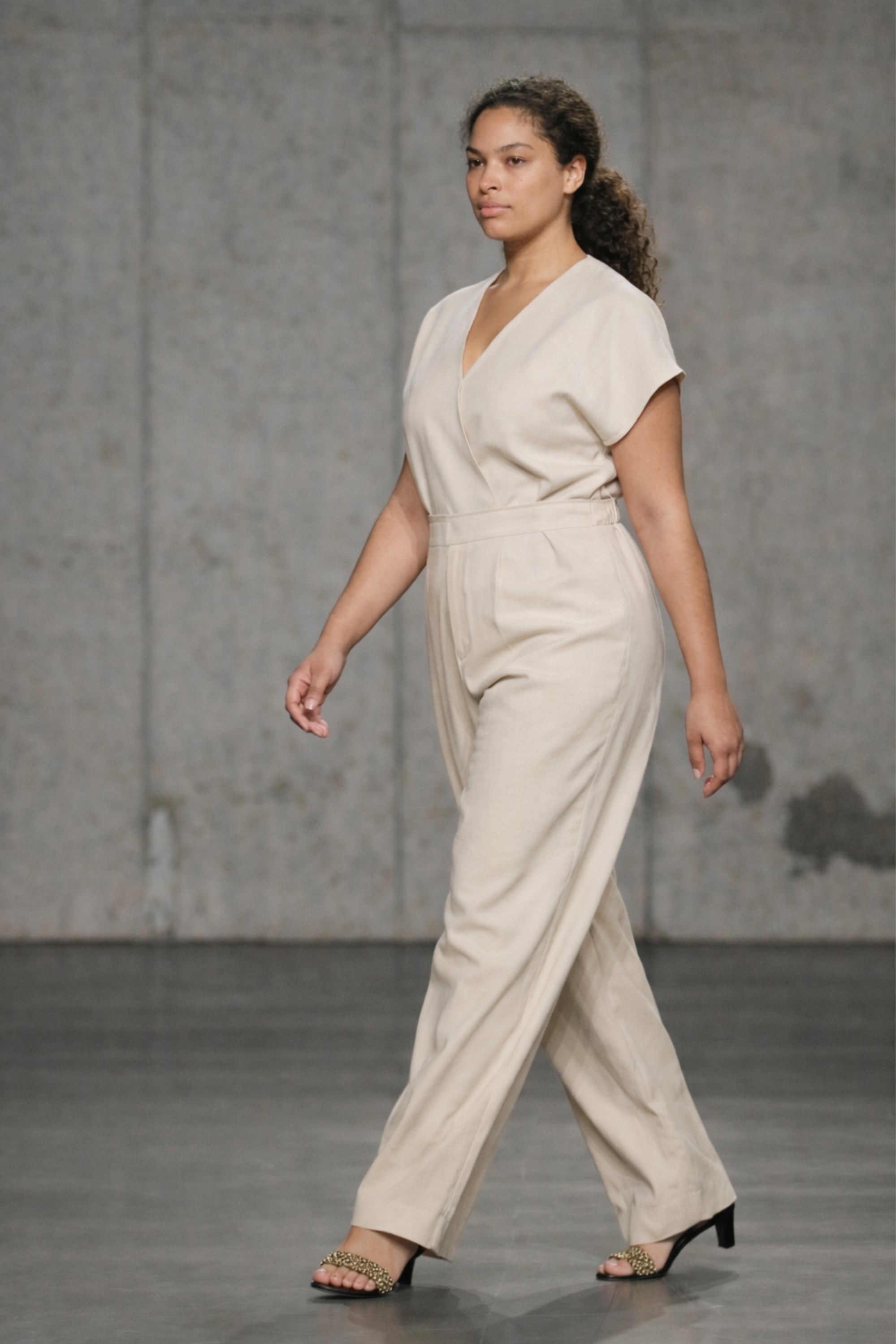 HANIA Büyük Beden Geniş Paça Pantolon taş