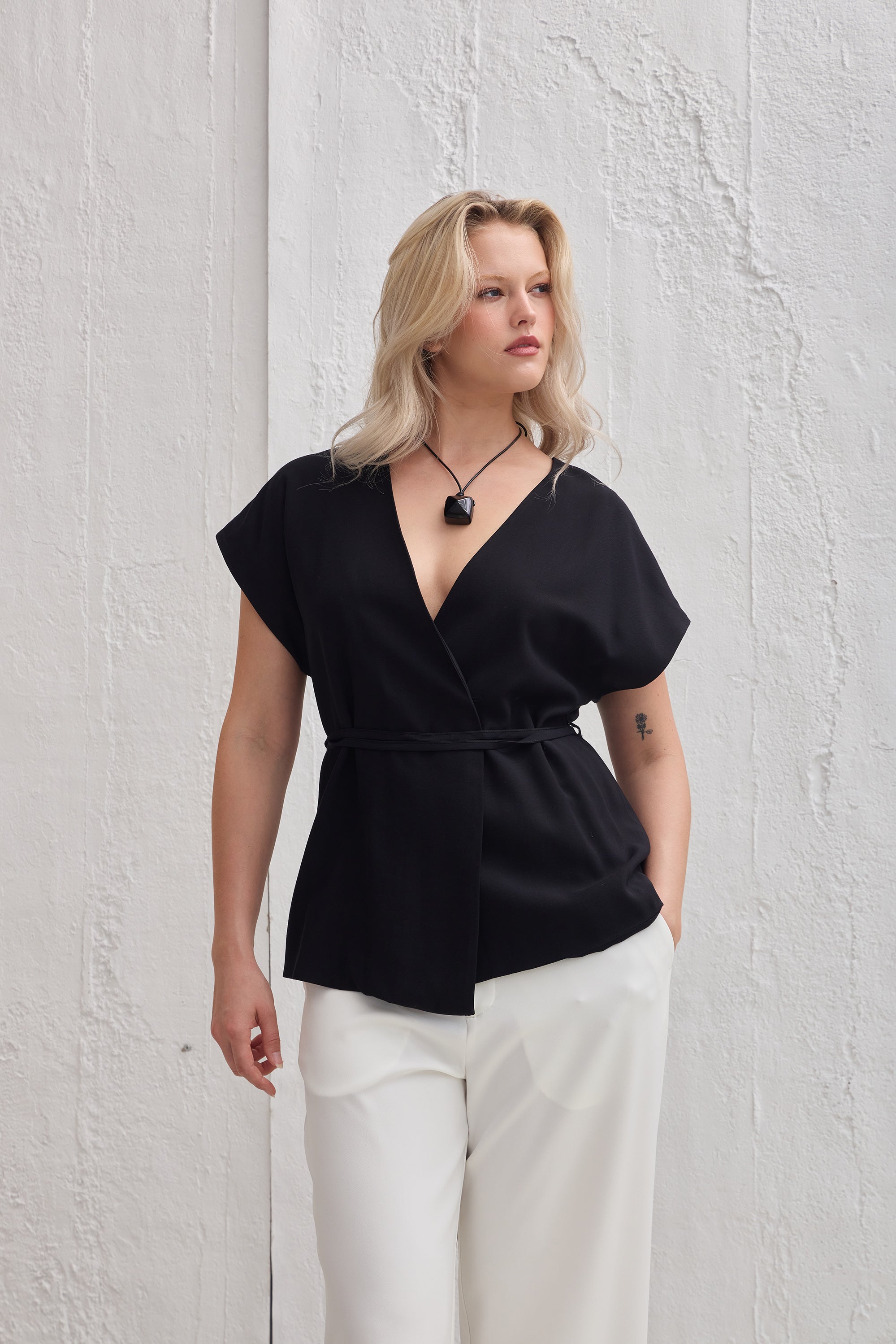 HYLDA Black Wrap-Front Plus Size Vest