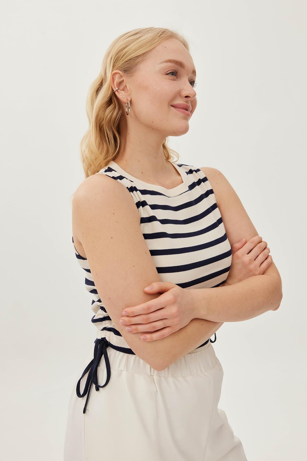 UNBOLT Büzgülü Pamuklu Büyük Beden Çizgili Kaşkorse Crop Top Ekru-Lacivert | Luokk